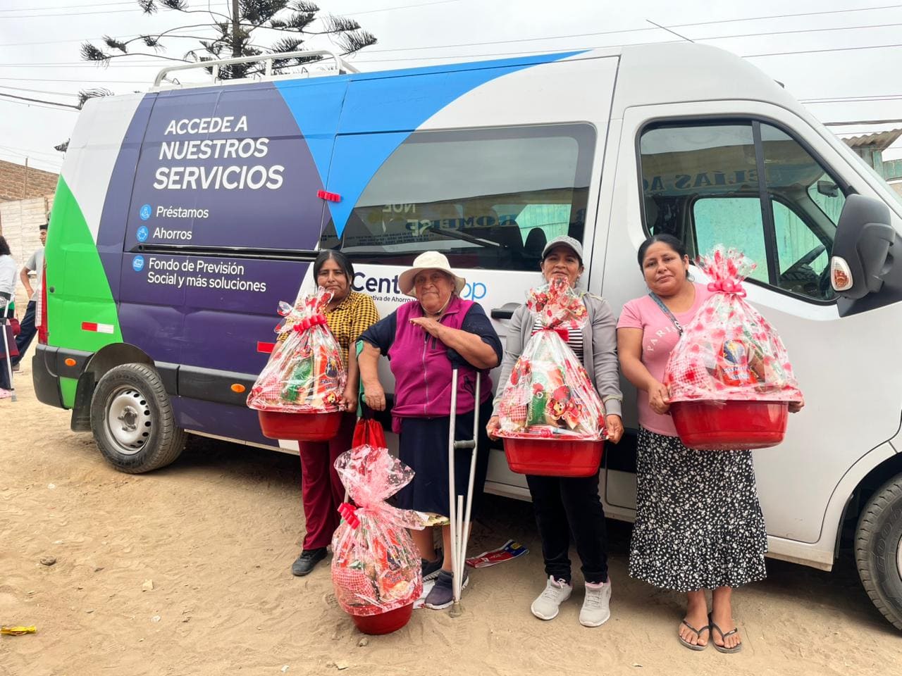 COOPAC CENTROCOOP RINDIÓ HOMENAJE A MADRES DE ESCASOS RECURSOS EN NUEVO PACHACÚTEC – VENTANILLA